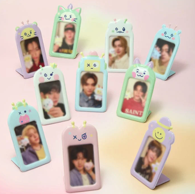 TREASURE - TRUZ PLANET PVC PHOTOCARD HOLDER STAND + PHOTOCARD!